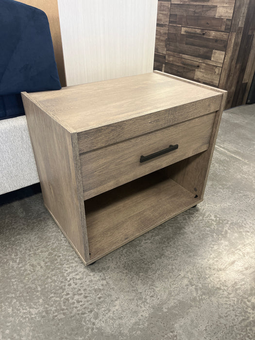 Table de nuit Meubles Concordia