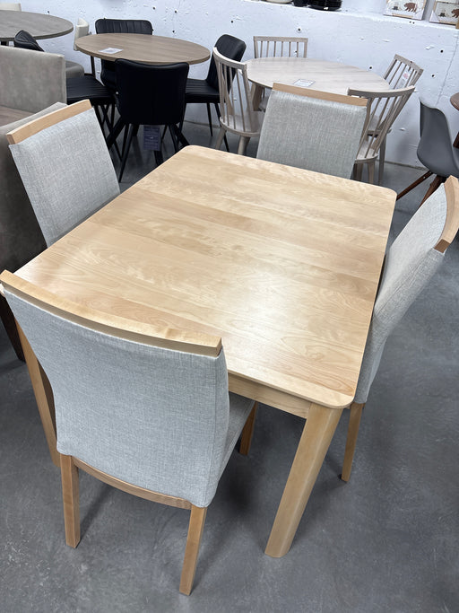 Table Tomali en merisier avec 4 chaises couleur Naturel