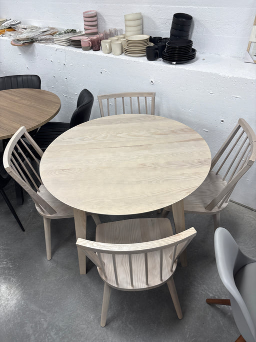 Table Arboit-Poitras ronde en frêne avec 4 chaises