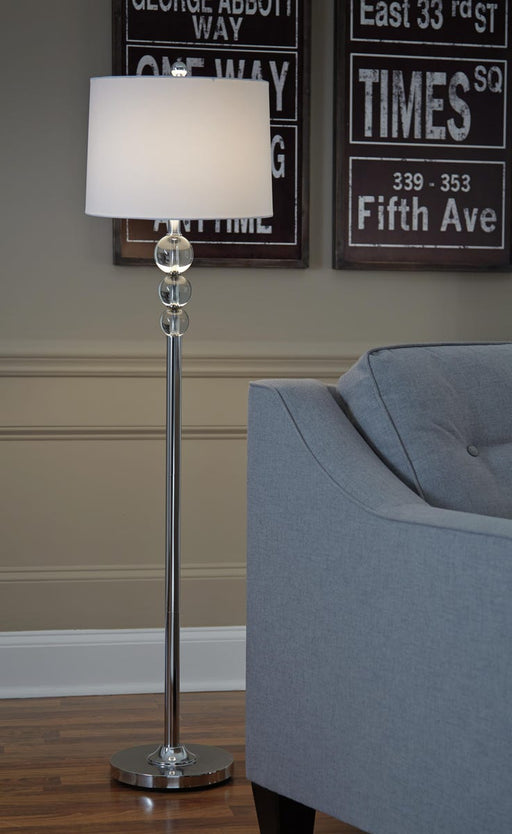 Lampe sur pied Ashley Joaquin
